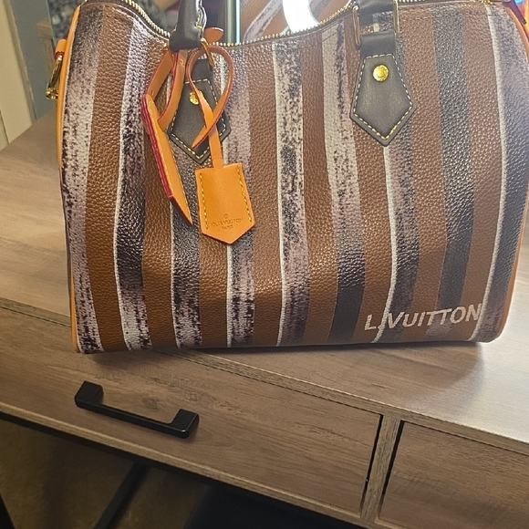 Elegant Brown Striped Women's Satchel - Picture 2 of 8